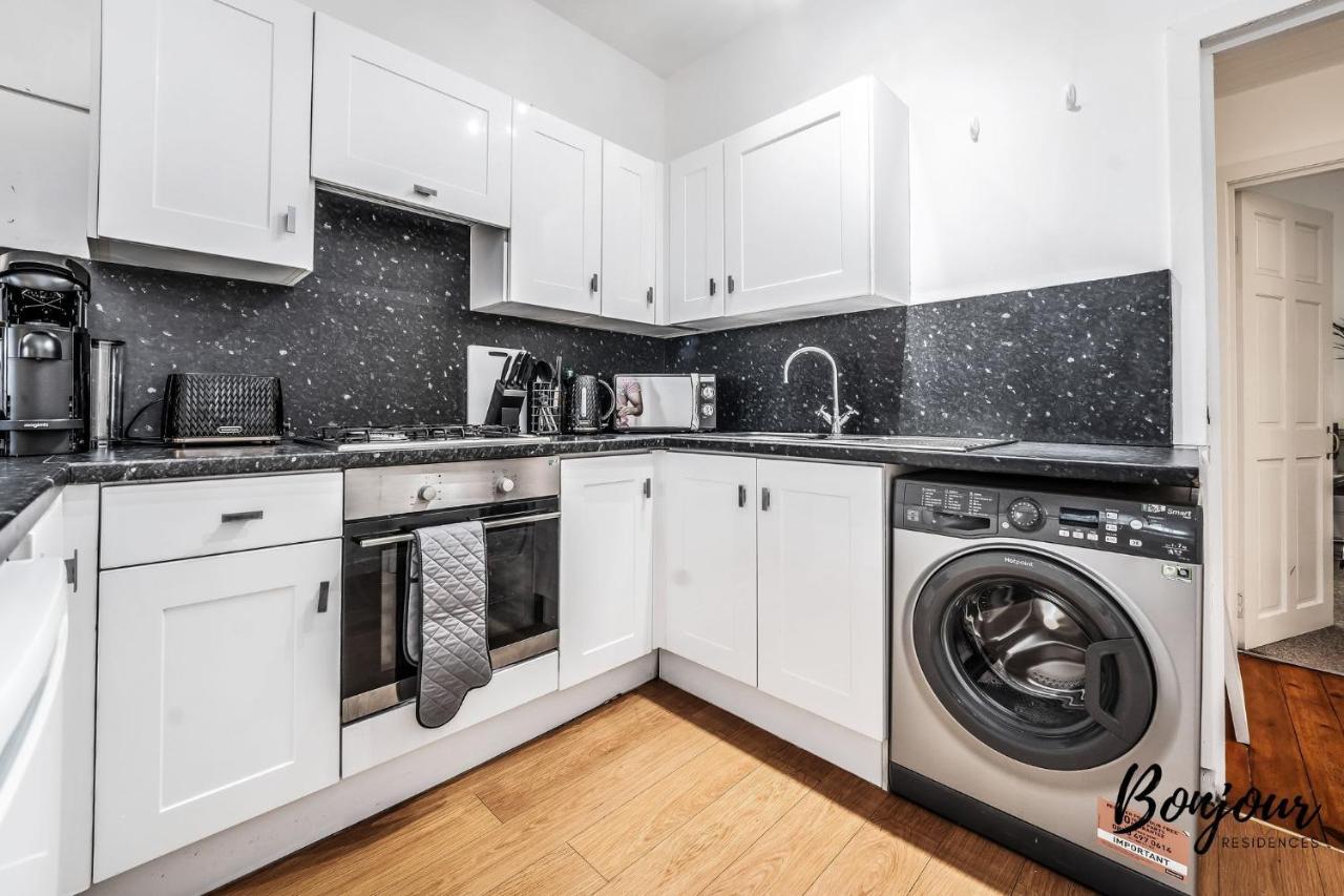 Cosy Grassmarket 2Br-1Ba - Newly Decorated! By Bonjour Residences เอดินบะระ ภายนอก รูปภาพ