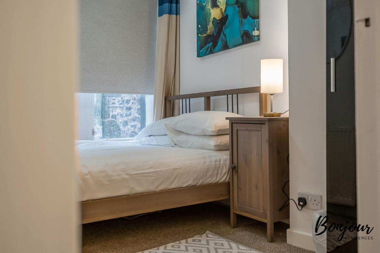 Cosy Grassmarket 2Br-1Ba - Newly Decorated! By Bonjour Residences เอดินบะระ ภายนอก รูปภาพ