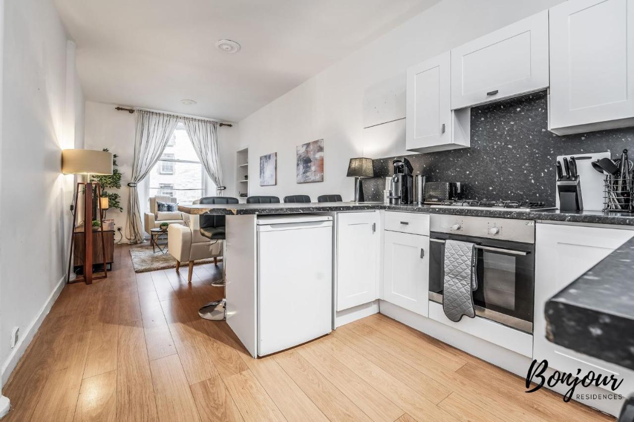 Cosy Grassmarket 2Br-1Ba - Newly Decorated! By Bonjour Residences เอดินบะระ ภายนอก รูปภาพ